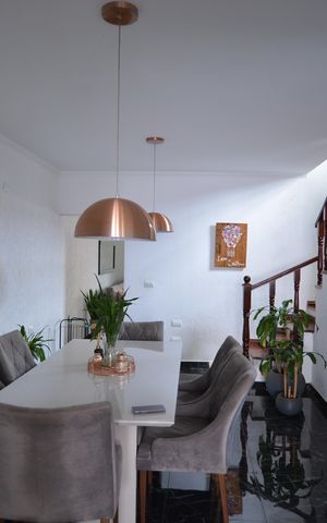 Casa à venda com 320m², 5 quartos e 4 vagasSala