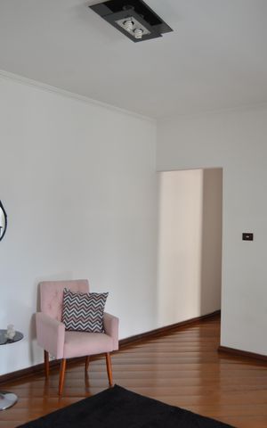 Casa à venda com 320m², 5 quartos e 4 vagasSala