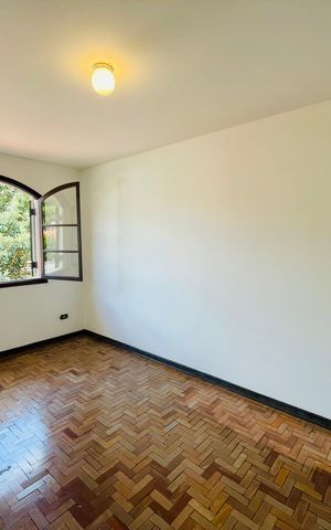Casa à venda com 150m², 4 quartos e 1 vaga Casa à venda com 150m², 4 quartos e 1 vagaQuarto 1