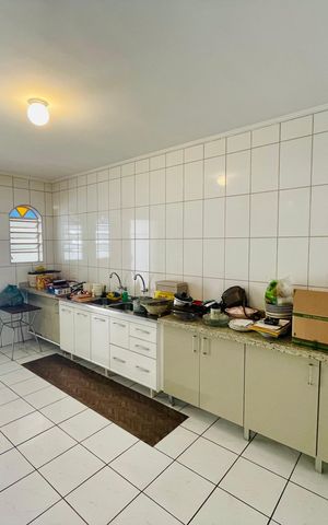 Casa à venda com 150m², 4 quartos e 1 vaga Casa à venda com 150m², 4 quartos e 1 vagaCozinha