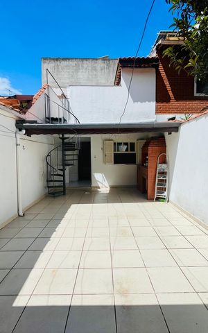 Casa à venda com 150m², 4 quartos e 1 vaga Casa à venda com 150m², 4 quartos e 1 vagaQuintal