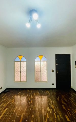 Casa à venda com 150m², 4 quartos e 1 vaga Casa à venda com 150m², 4 quartos e 1 vagaSala