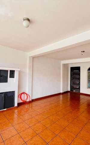 Casa à venda com 150m², 4 quartos e 1 vaga Casa à venda com 150m², 4 quartos e 1 vagaGaragem