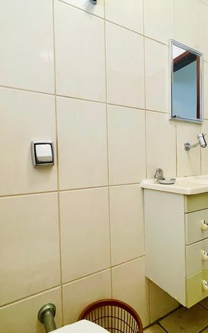 Casa à venda com 150m², 4 quartos e 1 vaga Casa à venda com 150m², 4 quartos e 1 vagaBanheiro 2