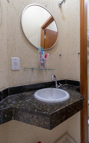 Casa à venda com 180m², 3 quartos e 3 vagas Casa à venda com 180m², 3 quartos e 3 vagasLavabo