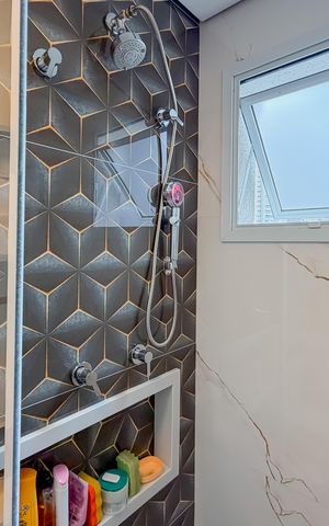Apartamento à venda com 93m², 2 quartos e 1 vaga Apartamento à venda com 93m², 2 quartos e 1 vagaBanheiro da Suíte 1