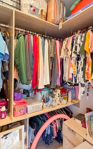 Apartamento à venda com 93m², 2 quartos e 1 vaga Apartamento à venda com 93m², 2 quartos e 1 vagaCloset da suíte 2