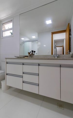 Apartamento à venda com 165m², 3 quartos e 3 vagas Apartamento à venda com 165m², 3 quartos e 3 vagasSuíte 1