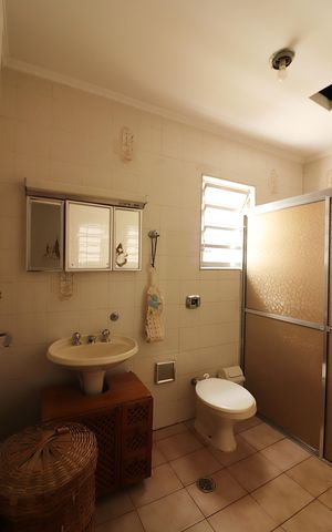 Casa à venda com 289m², 3 quartos e 4 vagasBanheiro Social