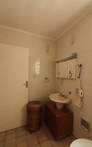 Casa à venda com 289m², 3 quartos e 4 vagasBanheiro Social