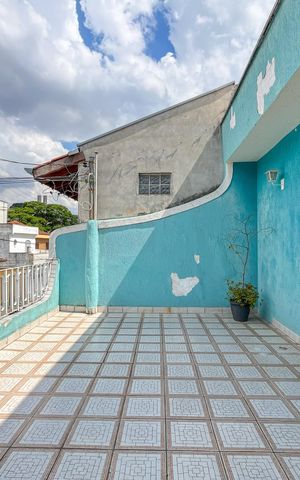 Casa à venda com 161m², 3 quartos e 2 vagas Casa à venda com 161m², 3 quartos e 2 vagasVaranda