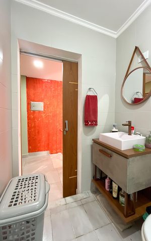 Casa à venda com 161m², 3 quartos e 2 vagas Casa à venda com 161m², 3 quartos e 2 vagasBanheiro Corredor