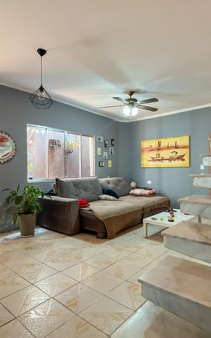 Casa à venda com 161m², 3 quartos e 2 vagas Casa à venda com 161m², 3 quartos e 2 vagasSala