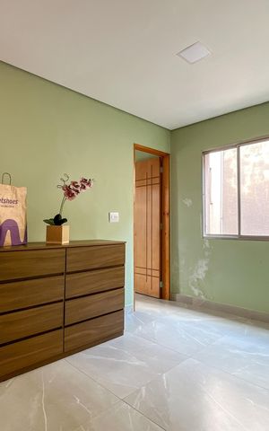 Casa à venda com 161m², 3 quartos e 2 vagas Casa à venda com 161m², 3 quartos e 2 vagasHall