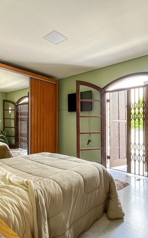 Casa à venda com 161m², 3 quartos e 2 vagas Casa à venda com 161m², 3 quartos e 2 vagasSuíte