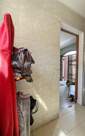 Casa à venda com 161m², 3 quartos e 2 vagas Casa à venda com 161m², 3 quartos e 2 vagasBanheiro da Suíte