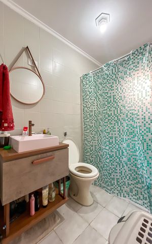Casa à venda com 161m², 3 quartos e 2 vagas Casa à venda com 161m², 3 quartos e 2 vagasBanheiro Corredor