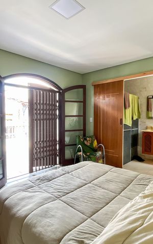 Casa à venda com 161m², 3 quartos e 2 vagas Casa à venda com 161m², 3 quartos e 2 vagasSuíte