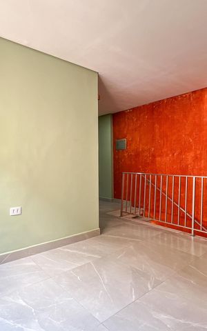 Casa à venda com 161m², 3 quartos e 2 vagas Casa à venda com 161m², 3 quartos e 2 vagasHall