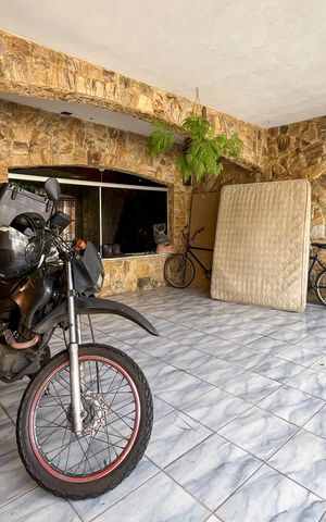 Casa à venda com 161m², 3 quartos e 2 vagas Casa à venda com 161m², 3 quartos e 2 vagasGaragem
