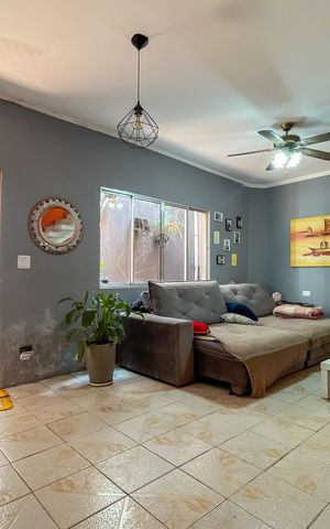 Casa à venda com 161m², 3 quartos e 2 vagas Casa à venda com 161m², 3 quartos e 2 vagasSala
