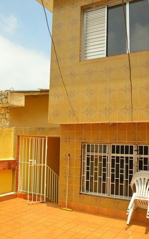 Casa à venda com 200m², 2 quartos e 2 vagasSala - casa 1  varanda 