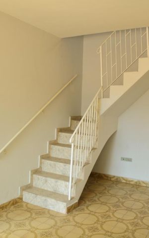 Casa à venda com 200m², 2 quartos e 2 vagasSala - casa 1 
