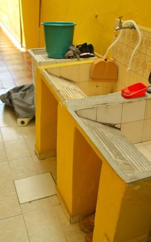 Casa à venda com 200m², 2 quartos e 2 vagasÁrea de Serviço casa 2 e 3 