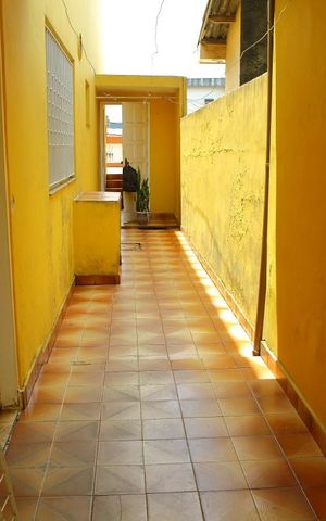 Casa à venda com 200m², 2 quartos e 2 vagasQuintal lateral 