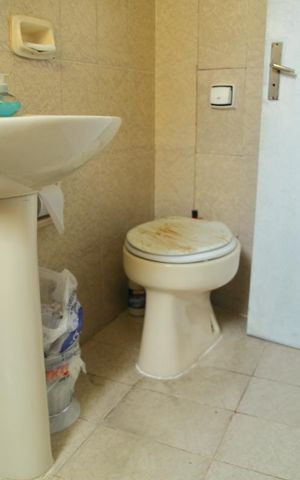 Casa à venda com 200m², 2 quartos e 2 vagasBanheiro casa 3 