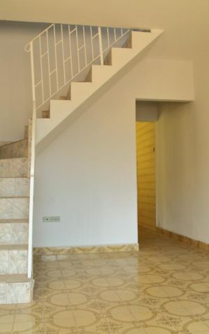 Casa à venda com 200m², 2 quartos e 2 vagasSala - casa 1 
