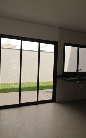 Casa à venda com 129m², 2 quartos e 4 vagasSala