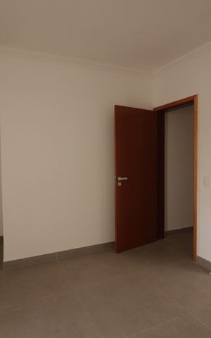Casa à venda com 129m², 2 quartos e 4 vagasSuíte