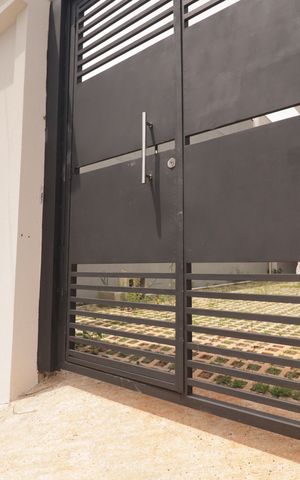 Casa à venda com 129m², 2 quartos e 4 vagasFachada