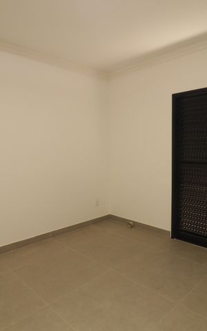 Casa à venda com 129m², 2 quartos e 4 vagasSuíte
