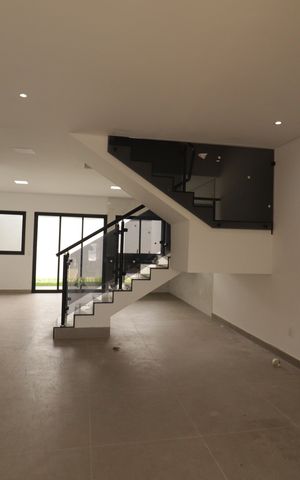 Casa à venda com 129m², 2 quartos e 4 vagasSala