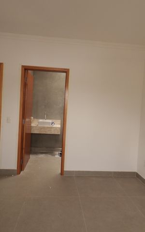 Casa à venda com 129m², 2 quartos e 4 vagasSuíte