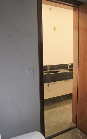 Casa à venda com 125m², 3 quartos e 2 vagasBanheiro social dos quartos