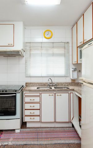Apartamento para alugar com 155m², 4 quartos e 3 vagas Apartamento para alugar com 155m², 4 quartos e 3 vagasCozinha