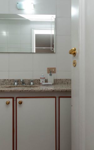 Apartamento para alugar com 155m², 4 quartos e 3 vagas Apartamento para alugar com 155m², 4 quartos e 3 vagasBanheiro do quarto 4 Suíte