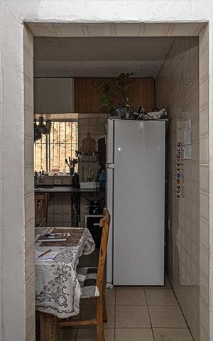 Casa à venda com 180m², 2 quartos e 2 vagas Casa à venda com 180m², 2 quartos e 2 vagasCorredor