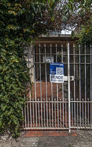 Casa à venda com 180m², 2 quartos e 2 vagas Casa à venda com 180m², 2 quartos e 2 vagasPlaca
