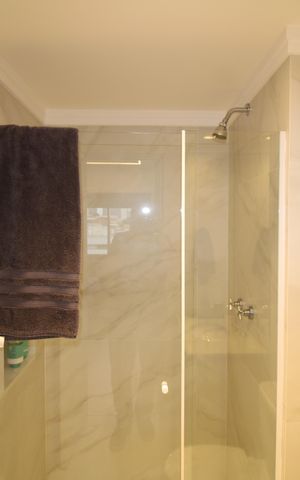 Apartamento à venda com 104m², 3 quartos e 2 vagasQuarto 2 - Banheiro