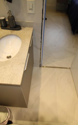 Apartamento à venda com 104m², 3 quartos e 2 vagasQuarto 2 - Banheiro