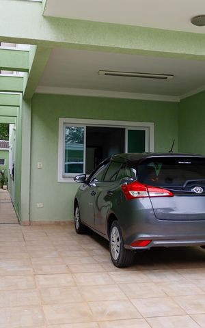 Casa à venda com 162m², 4 quartos e 4 vagas Casa à venda com 162m², 4 quartos e 4 vagasGaragem
