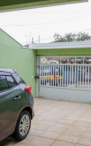Casa à venda com 162m², 4 quartos e 4 vagas Casa à venda com 162m², 4 quartos e 4 vagasGaragem