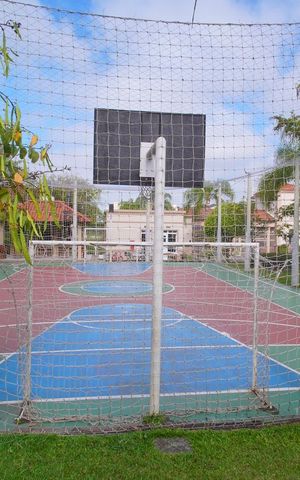 Casa de condomínio à venda com 200m², 3 quartos e 2 vagasÁrea Comum - Quadra Poliesportiva
