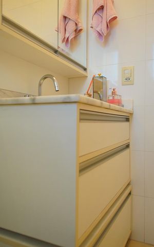 Casa de condomínio à venda com 200m², 3 quartos e 2 vagasBanheiro Corredor
