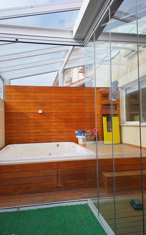 Casa de condomínio à venda com 200m², 3 quartos e 2 vagasQuintal