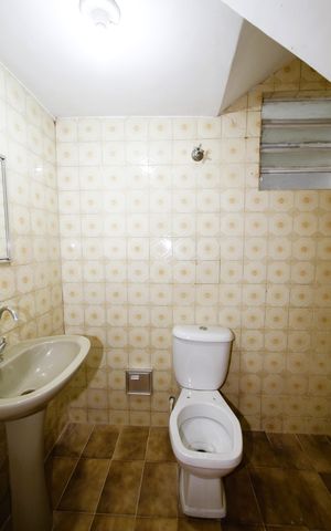 Casa à venda com 350m², 6 quartos e 2 vagasBanheiro de serviço